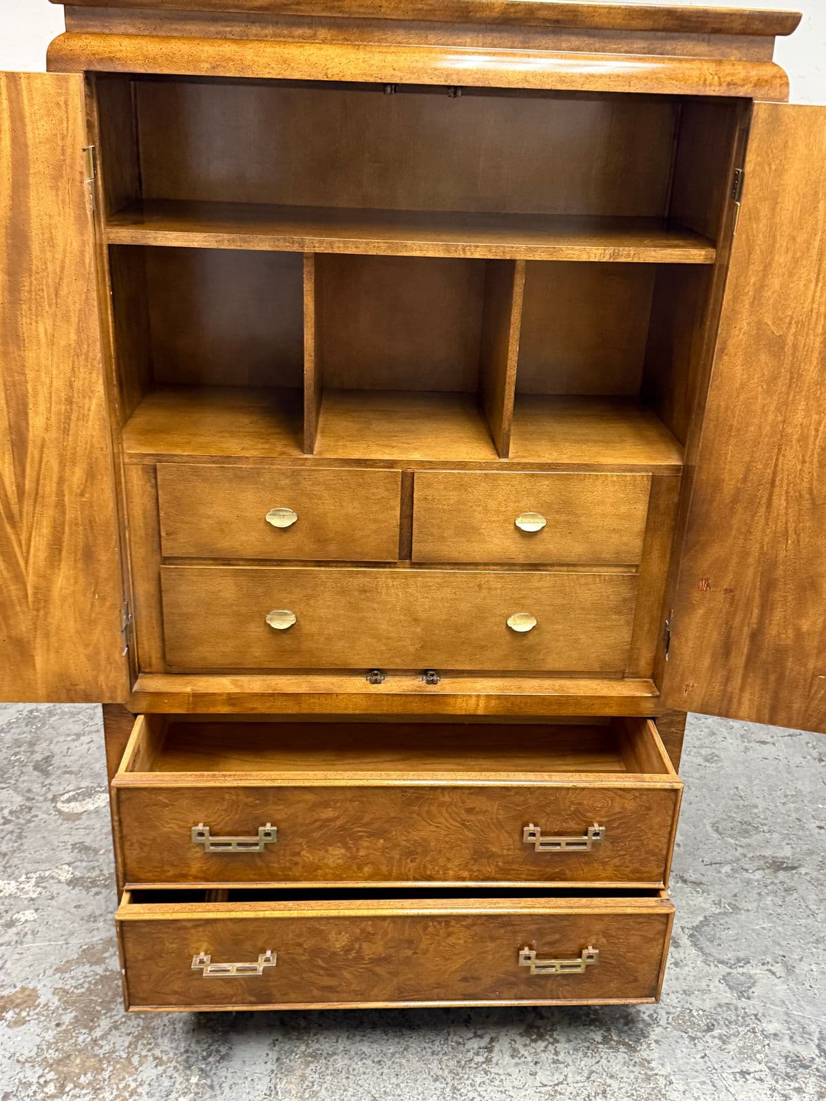 Circa 1970's Raymond Sobota for Century Furniture Chin Hua Collection Asian Chinoiserie Gentleman's Chest - Thumbnail 9