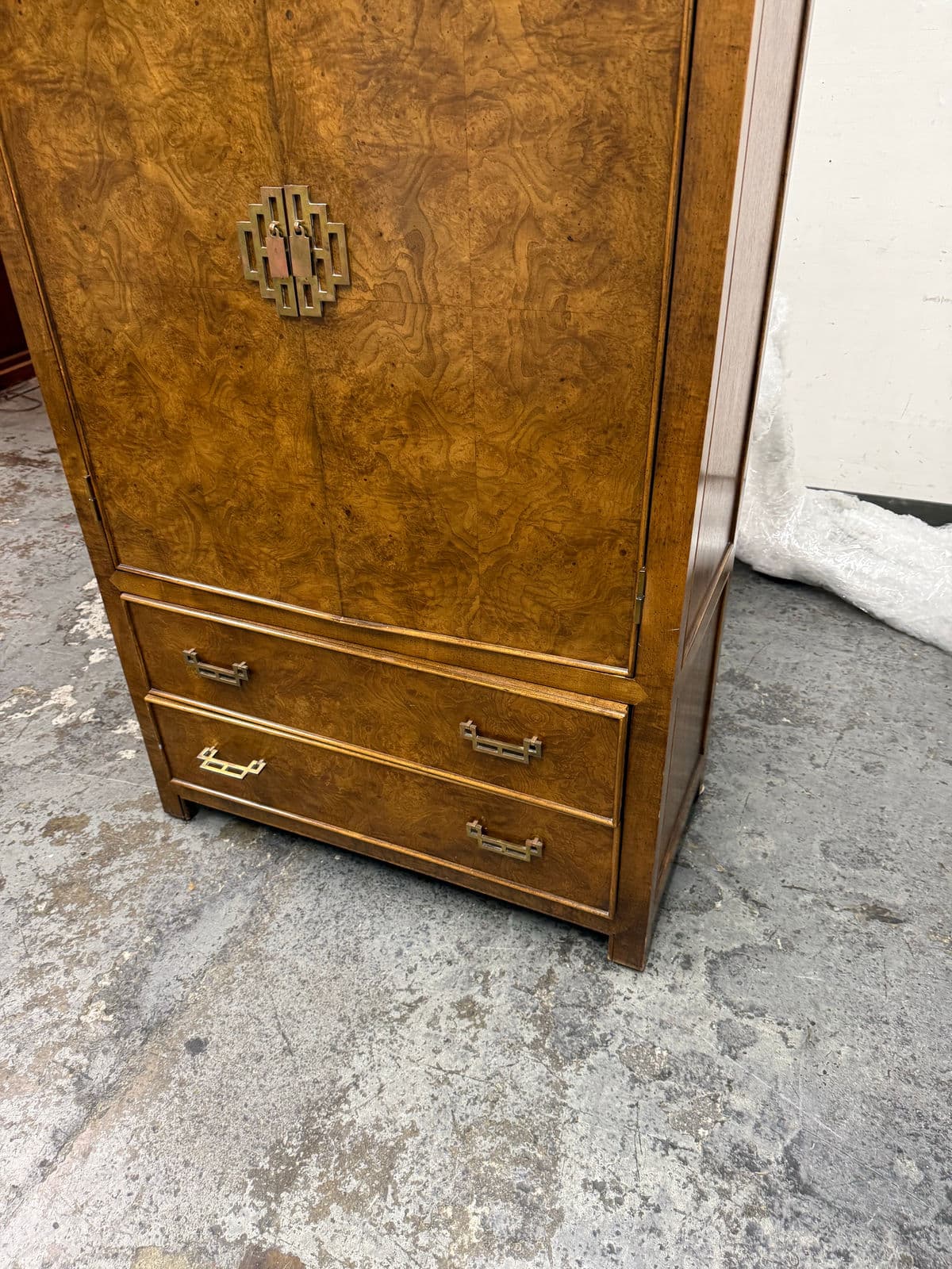 Circa 1970's Raymond Sobota for Century Furniture Chin Hua Collection Asian Chinoiserie Gentleman's Chest - Thumbnail 8