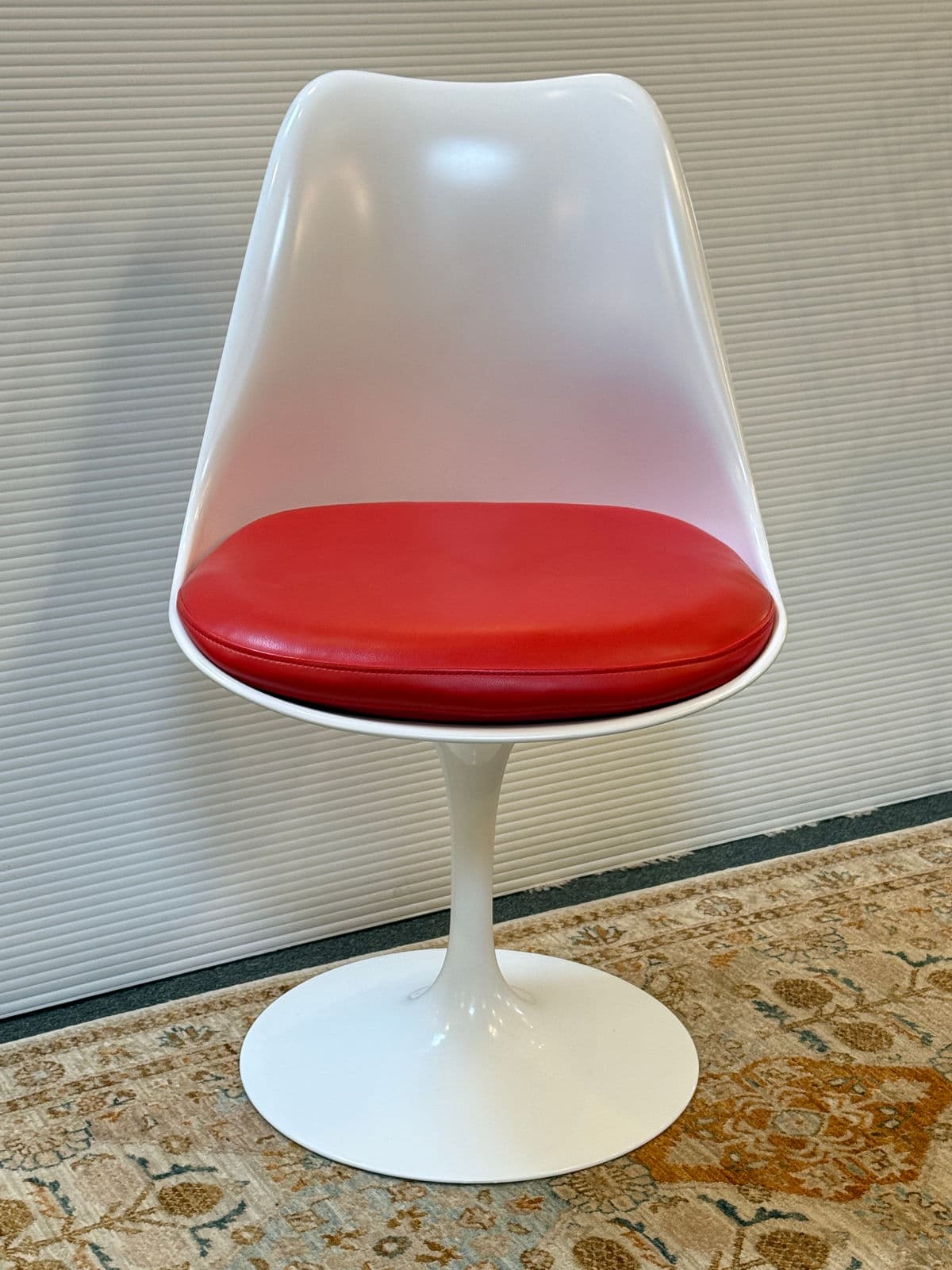 Eero Saarinen for Knoll Tulip Swivel Side Chair - Thumbnail 3