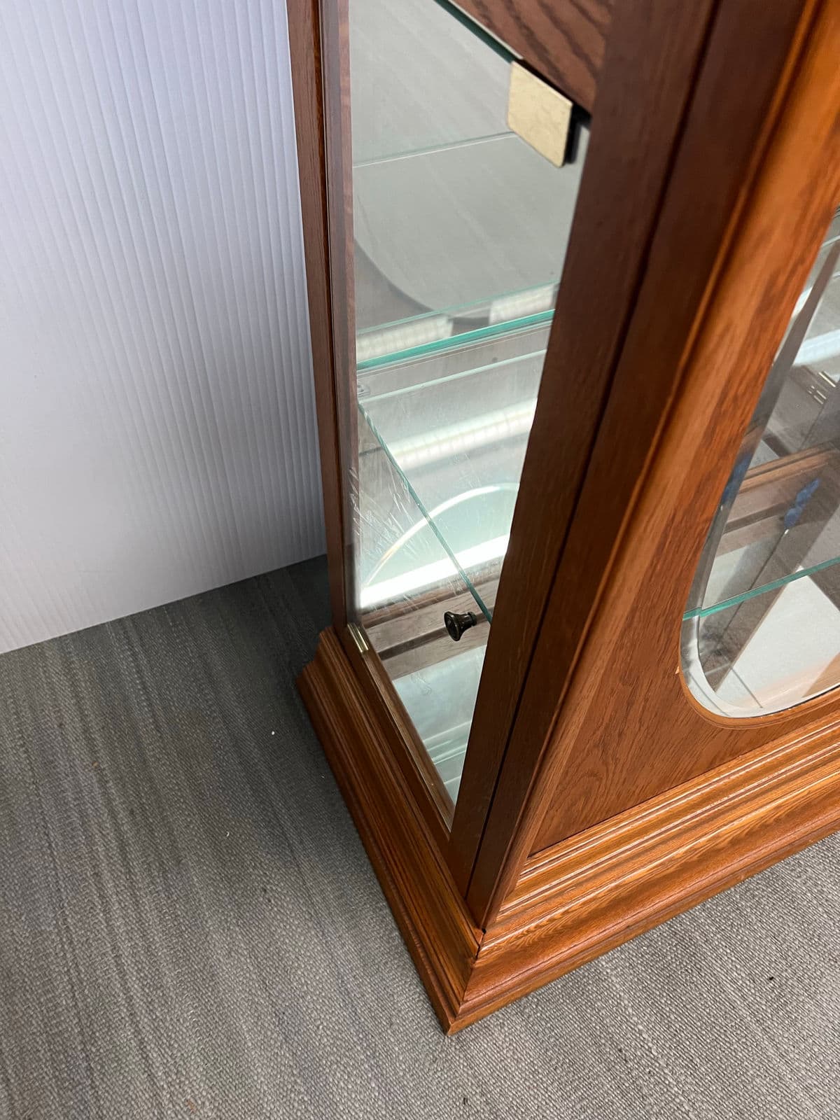 Pulaski Furniture English Oak Lighted Curio Cabinet - Thumbnail 5