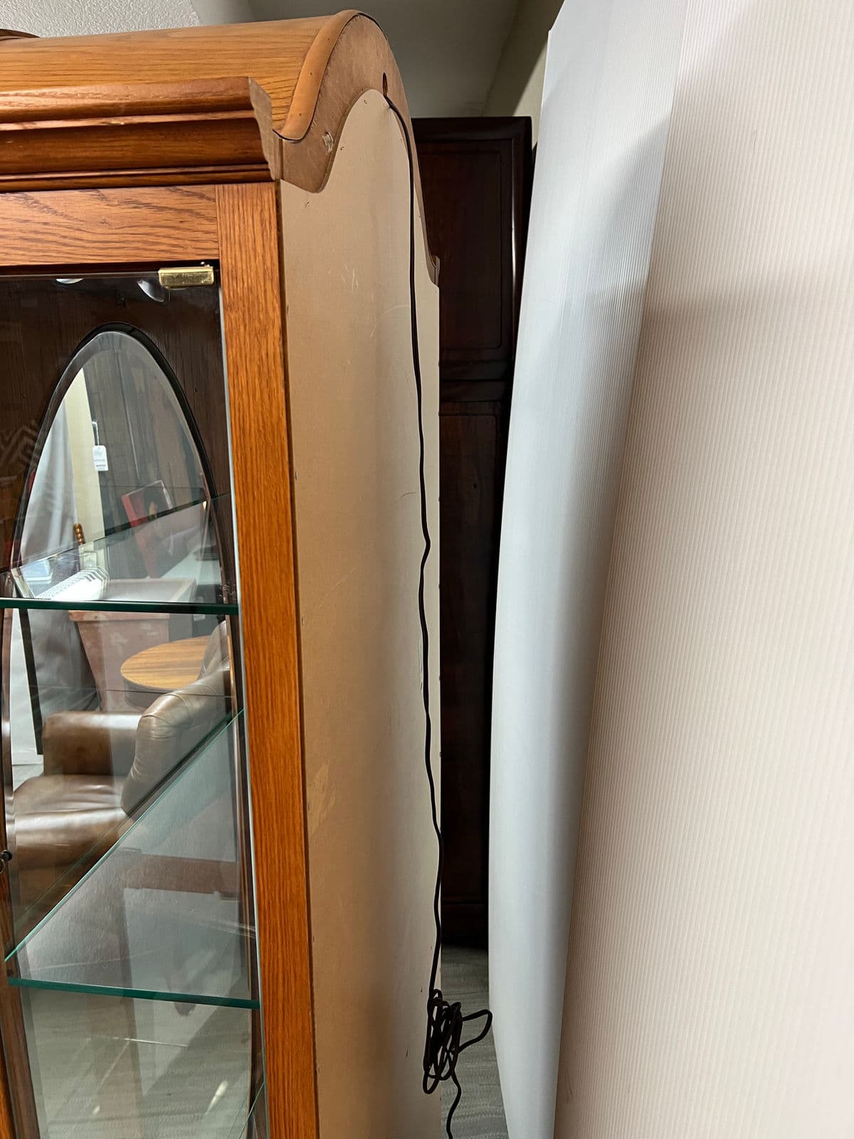 Pulaski Furniture English Oak Lighted Curio Cabinet - Thumbnail 4