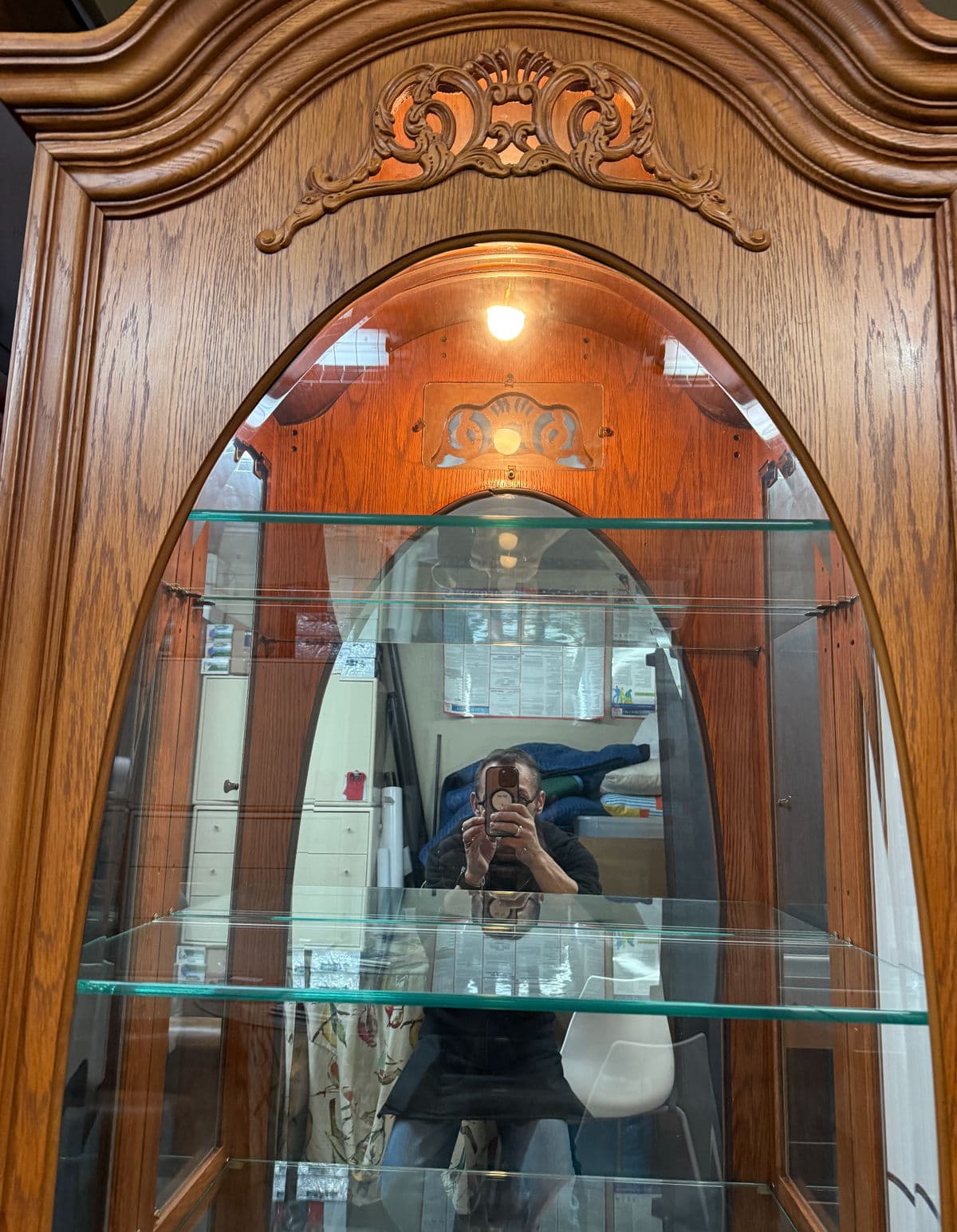 Pulaski Furniture English Oak Lighted Curio Cabinet - Thumbnail 7