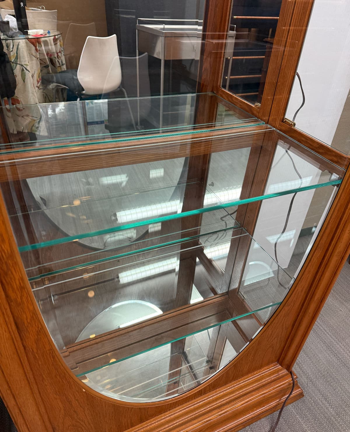 Pulaski Furniture English Oak Lighted Curio Cabinet - Thumbnail 16