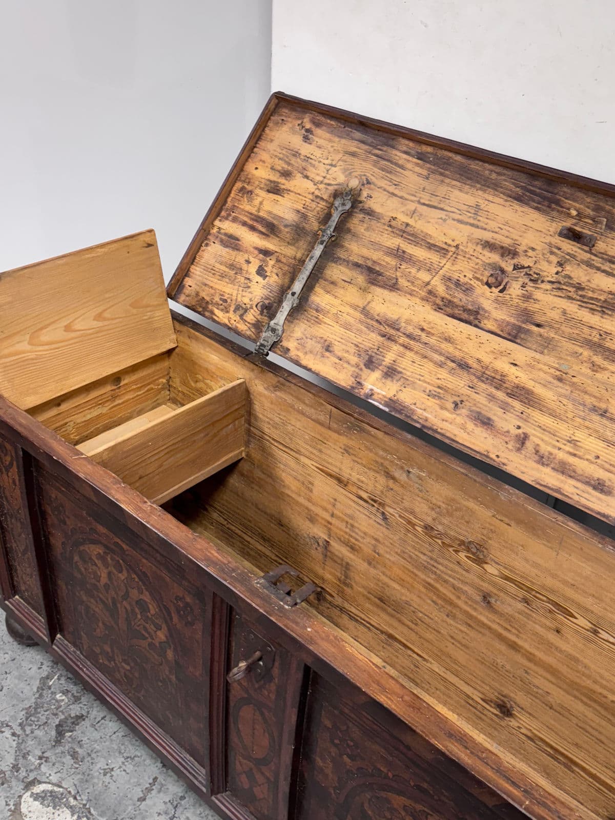 19th Century Austrian Wood Dowry Chest Trunk - Thumbnail 9