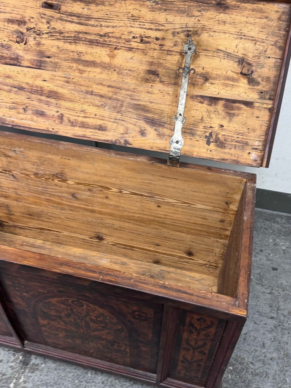 19th Century Austrian Wood Dowry Chest Trunk - Thumbnail 11