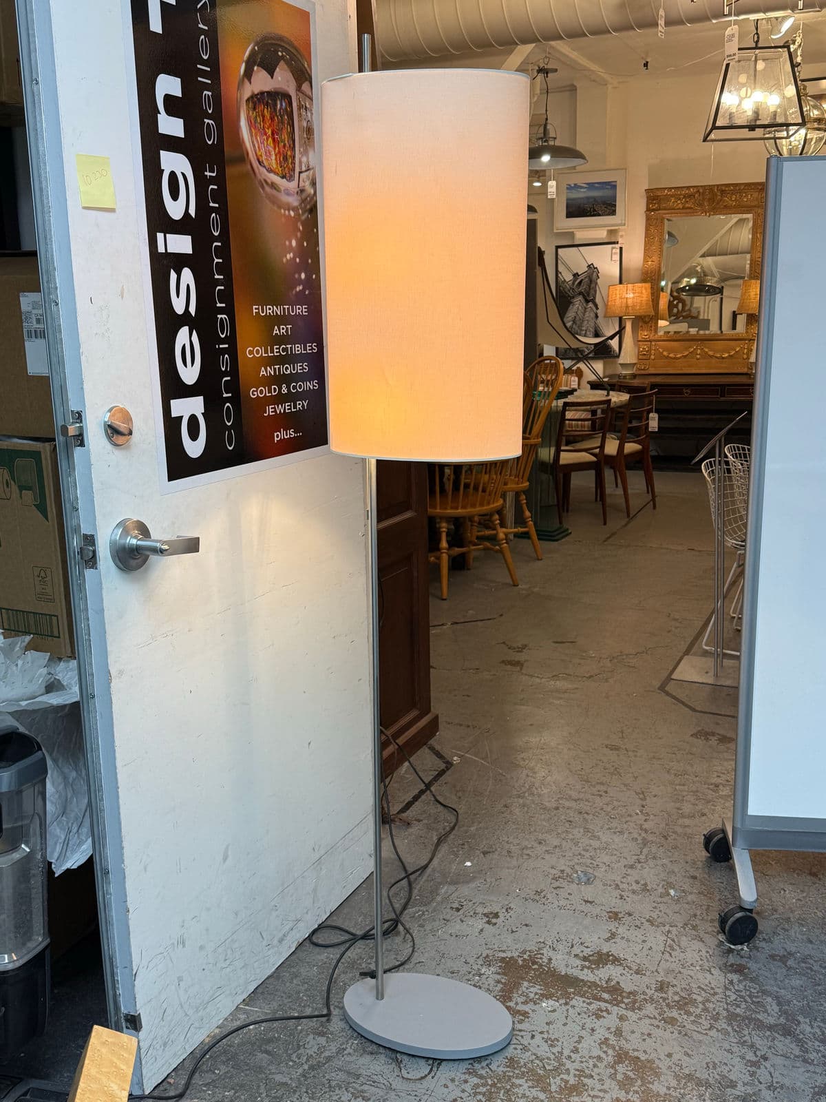 Arne Jacobsen for Santa & Cole Royal Floor Lamp - Thumbnail 6