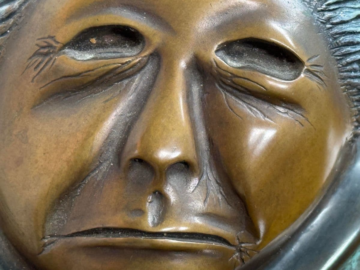 Circa 1985 Sharon Spencer Bronze Sculpture of Intuit Woman, Signed + Numbered - Thumbnail 6