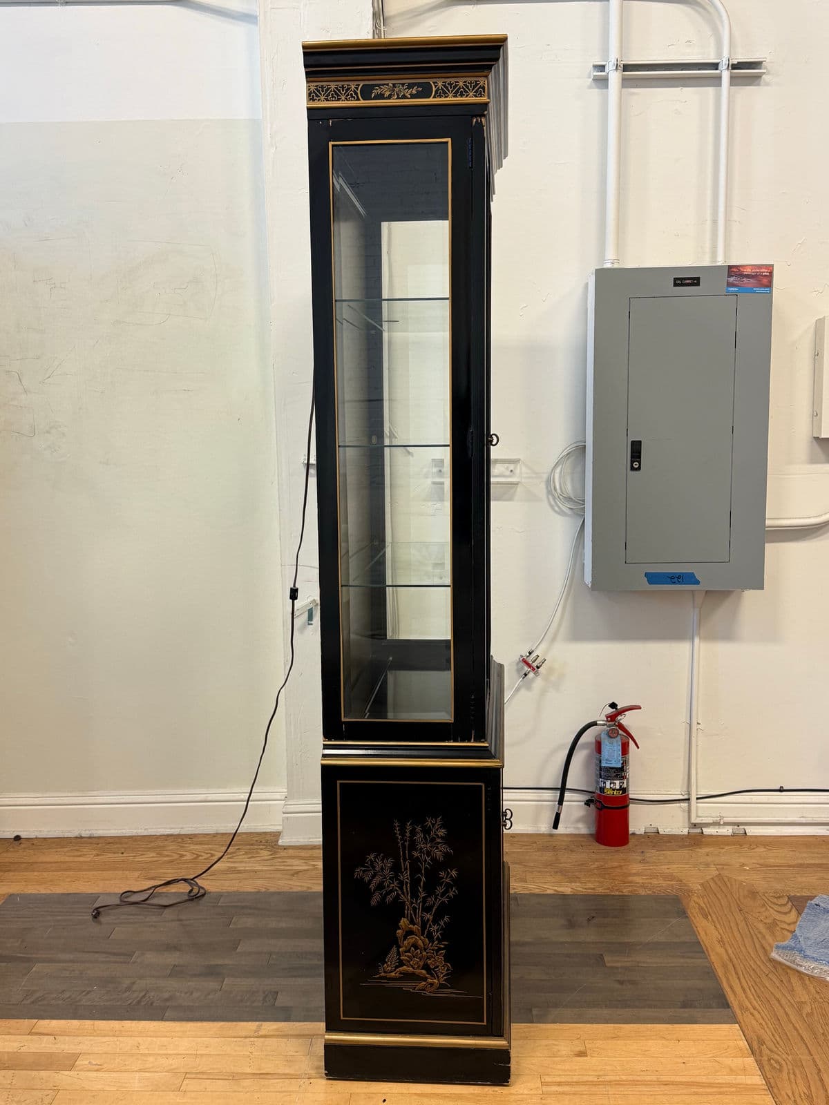 Late 20th Century Drexel Heritage Et Ce Collection Display Cabinet - Thumbnail 6