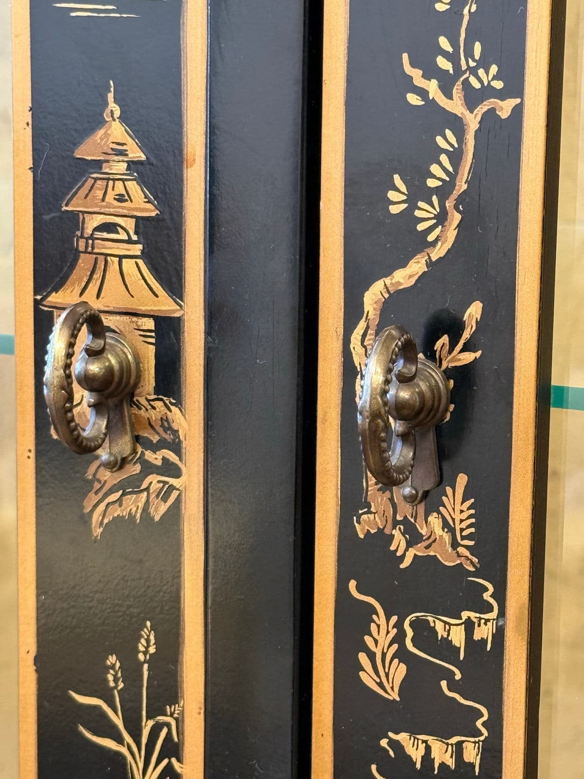 Late 20th Century Drexel Heritage Et Ce Collection Display Cabinet - Thumbnail 9