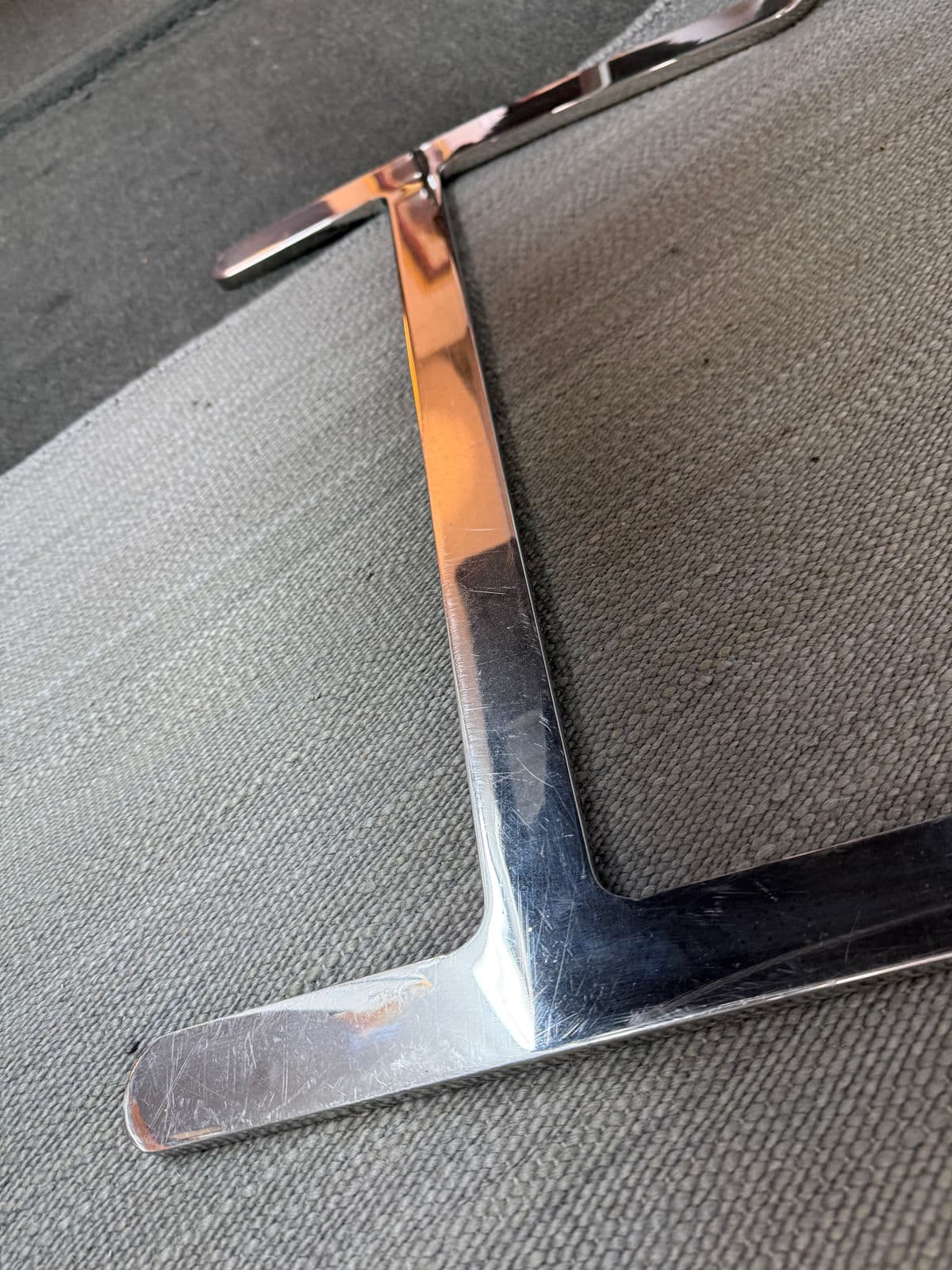 Brueton Cantilever Leather + Chrome Chair - Thumbnail 8