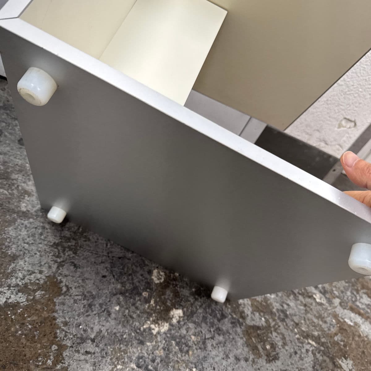 Italian Custom C-Shape Lacquered Side Table - Thumbnail 12