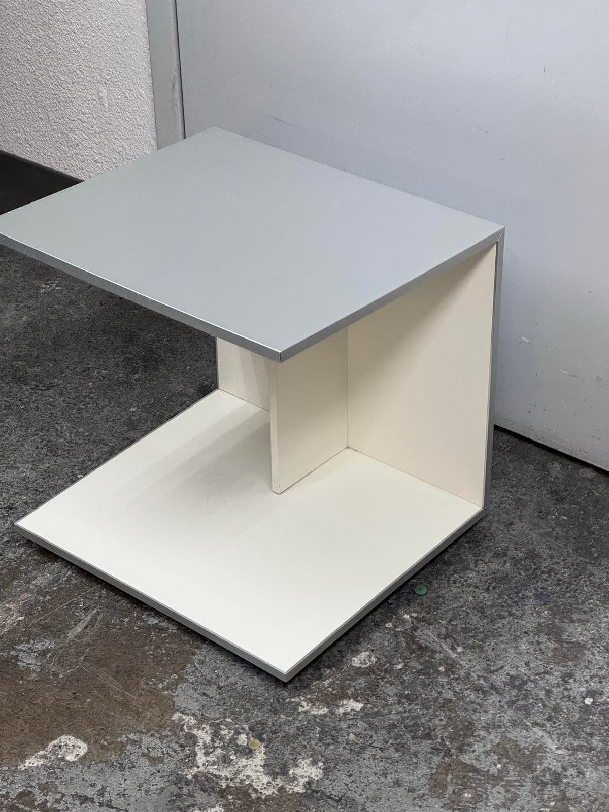 Italian Custom C-Shape Lacquered Side Table - Thumbnail 9