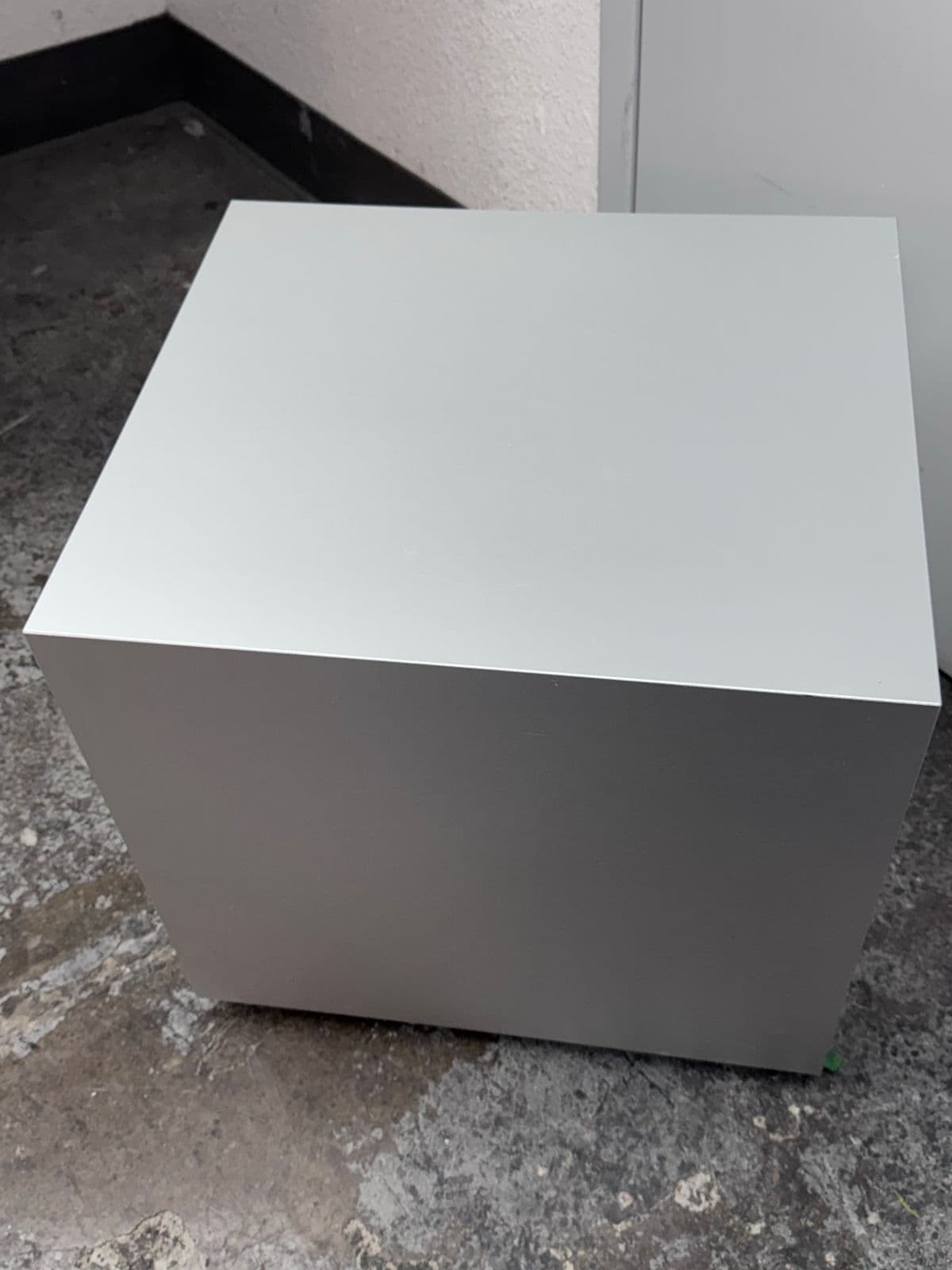 Italian Custom C-Shape Lacquered Side Table - Thumbnail 7