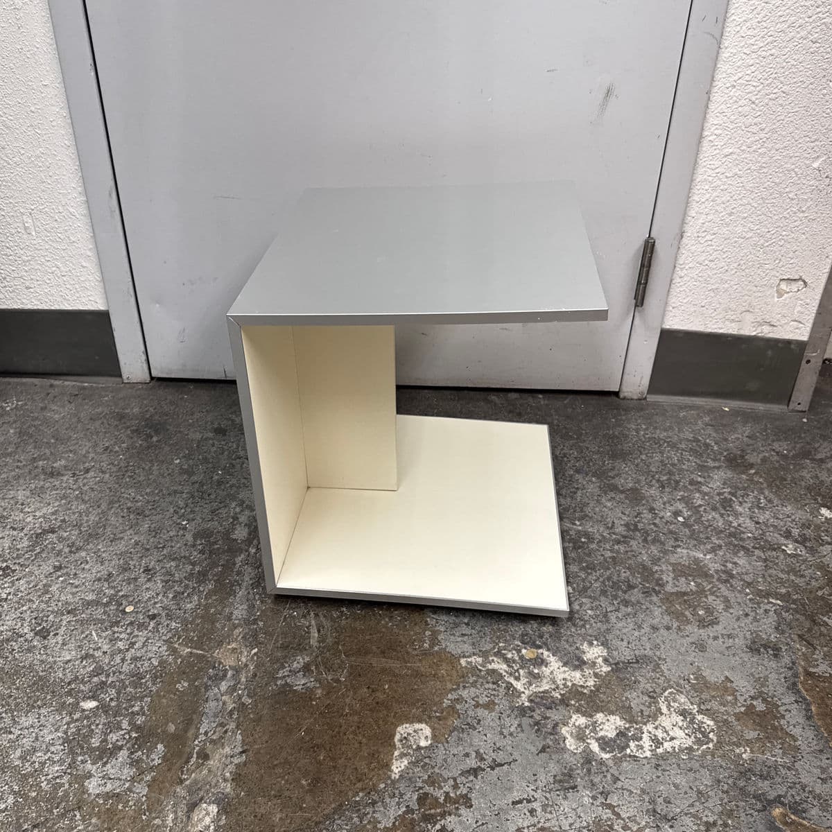 Italian Custom C-Shape Lacquered Side Table - Thumbnail 10