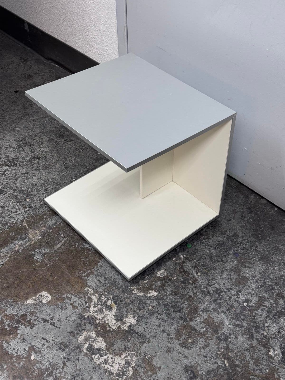 Italian Custom C-Shape Lacquered Side Table - Thumbnail 4