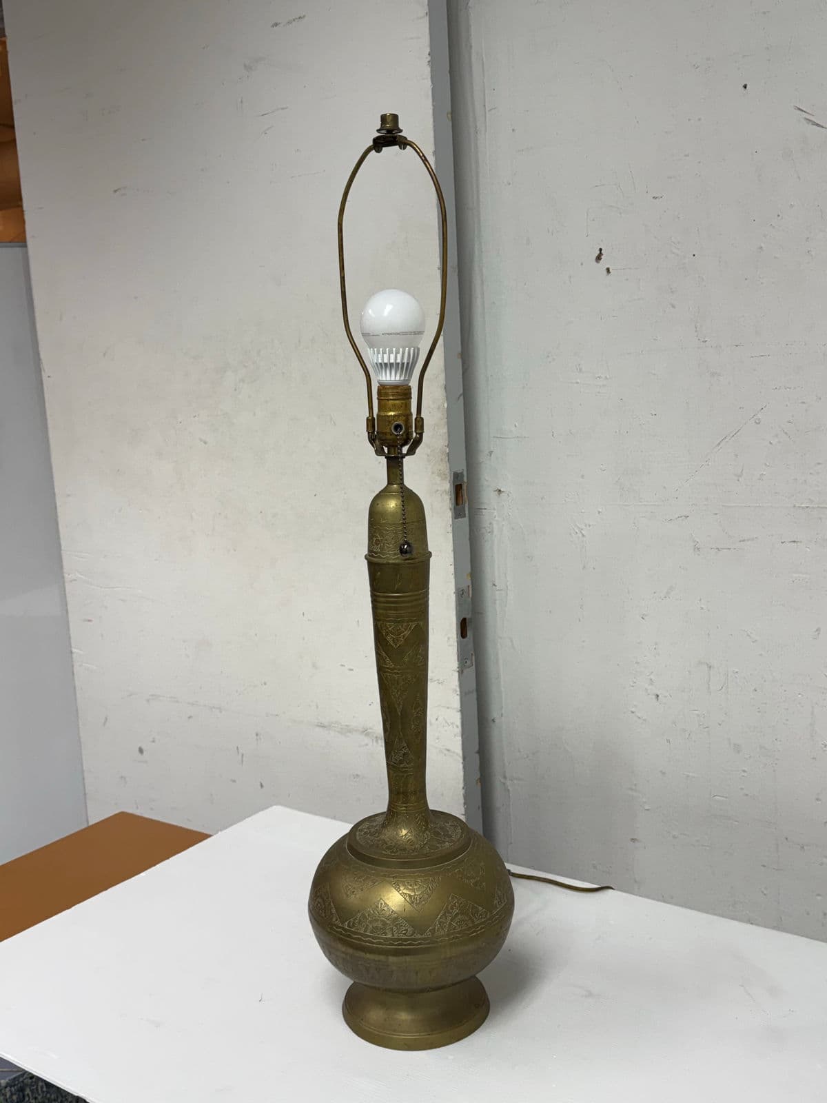 Vintage Etched Brass Table Lamp - Thumbnail 4