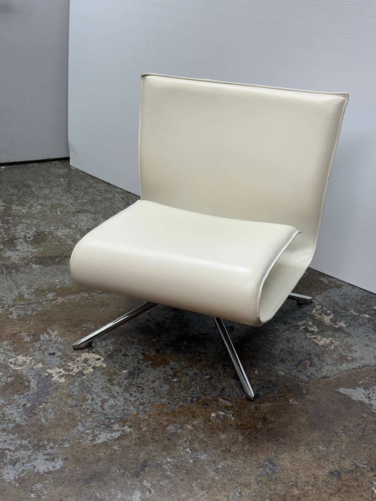 Vertijet Hob Leather Swivel Chair - Thumbnail 4