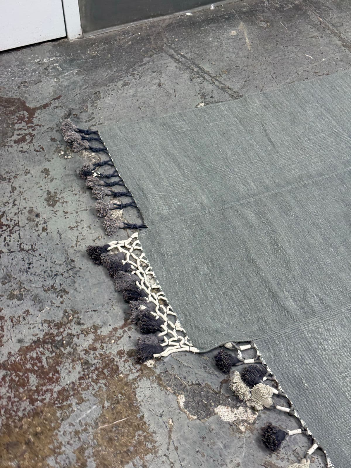 7ft 6in × 11ft Baxter Fringes Area Rug - Thumbnail 5