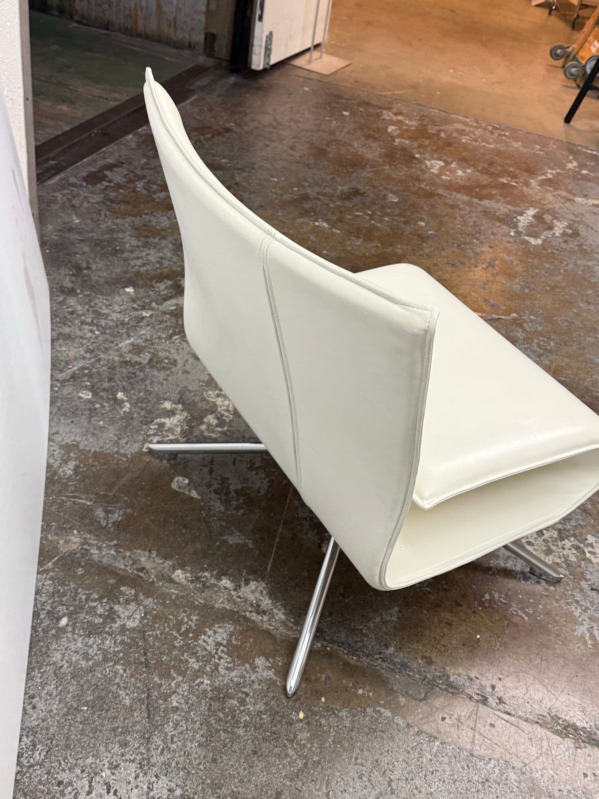 Vertijet Hob Leather Swivel Chair - Thumbnail 11