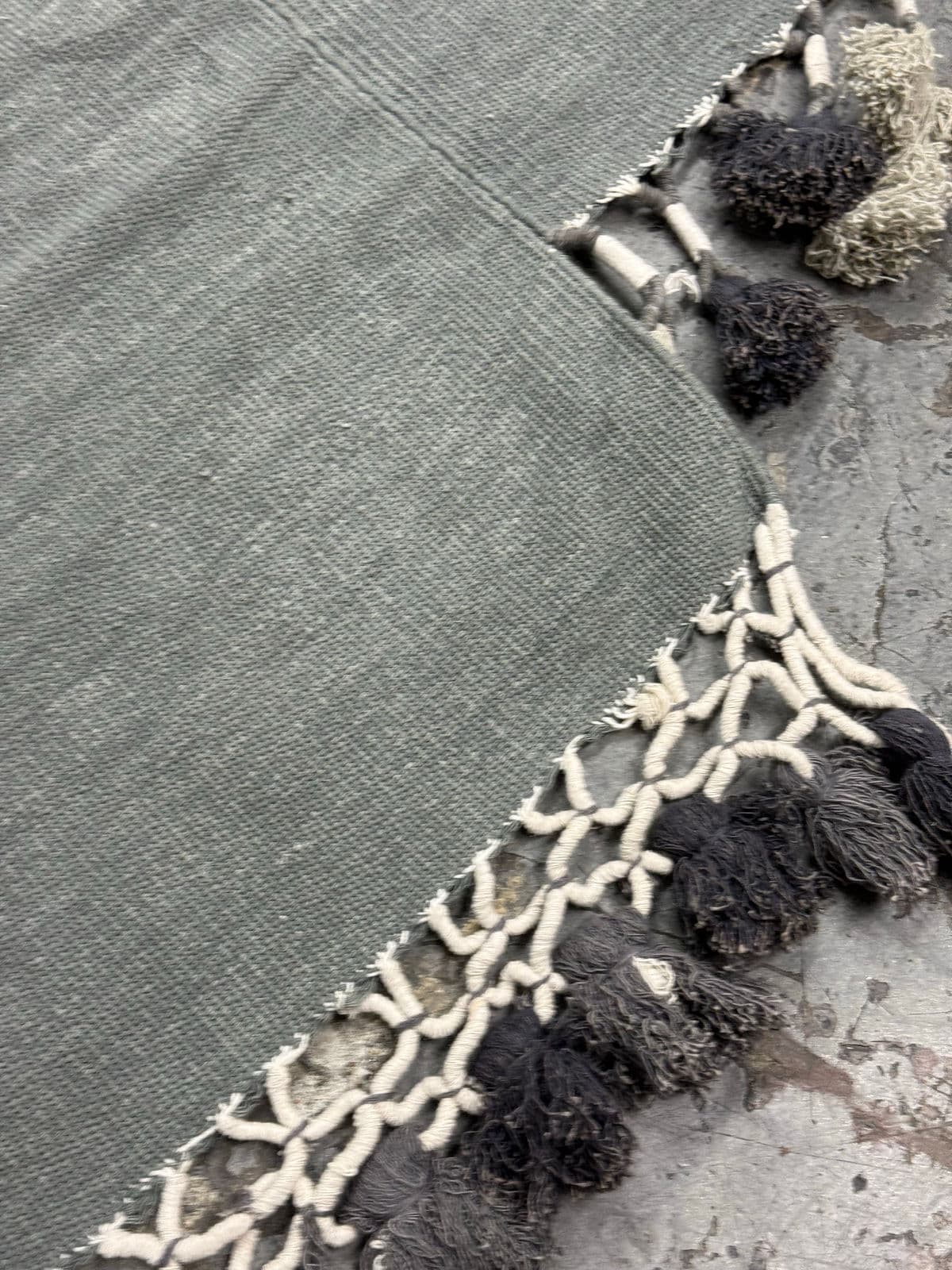 7ft 6in × 11ft Baxter Fringes Area Rug - Thumbnail 12