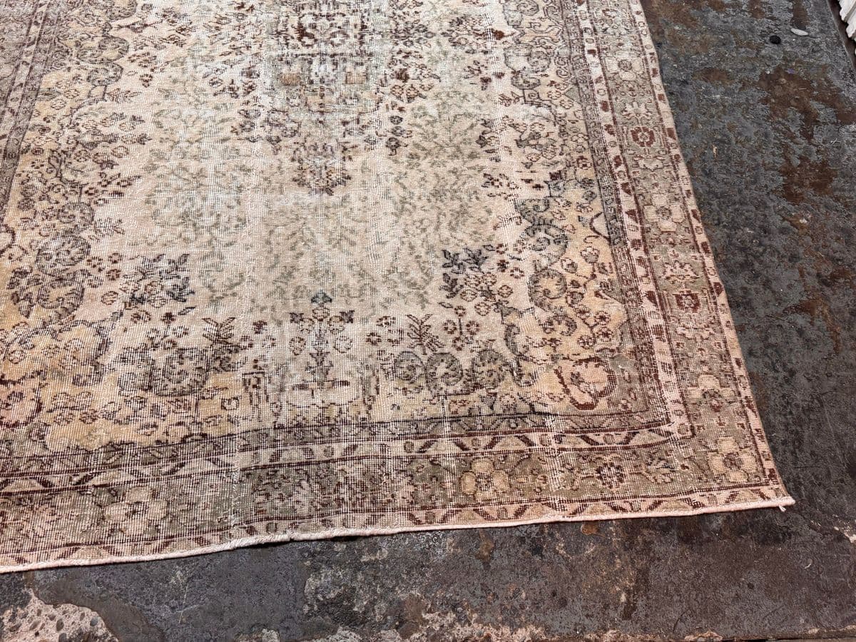 5ft 12ft × 9ft 4in Vintage Meinhard Area Rug - Thumbnail 5