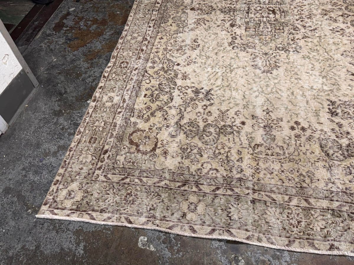 5ft 12ft × 9ft 4in Vintage Meinhard Area Rug - Thumbnail 8