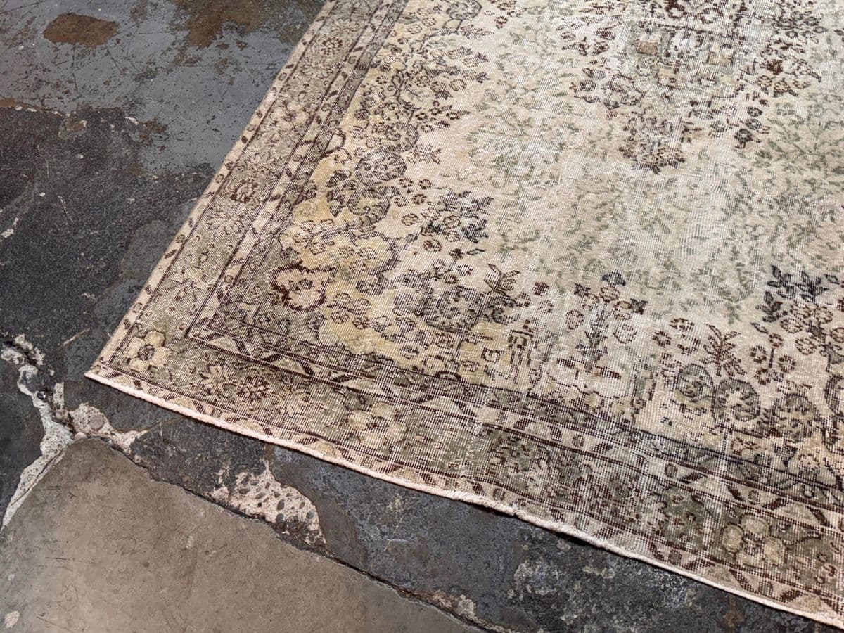 5ft 12ft × 9ft 4in Vintage Meinhard Area Rug - Thumbnail 7