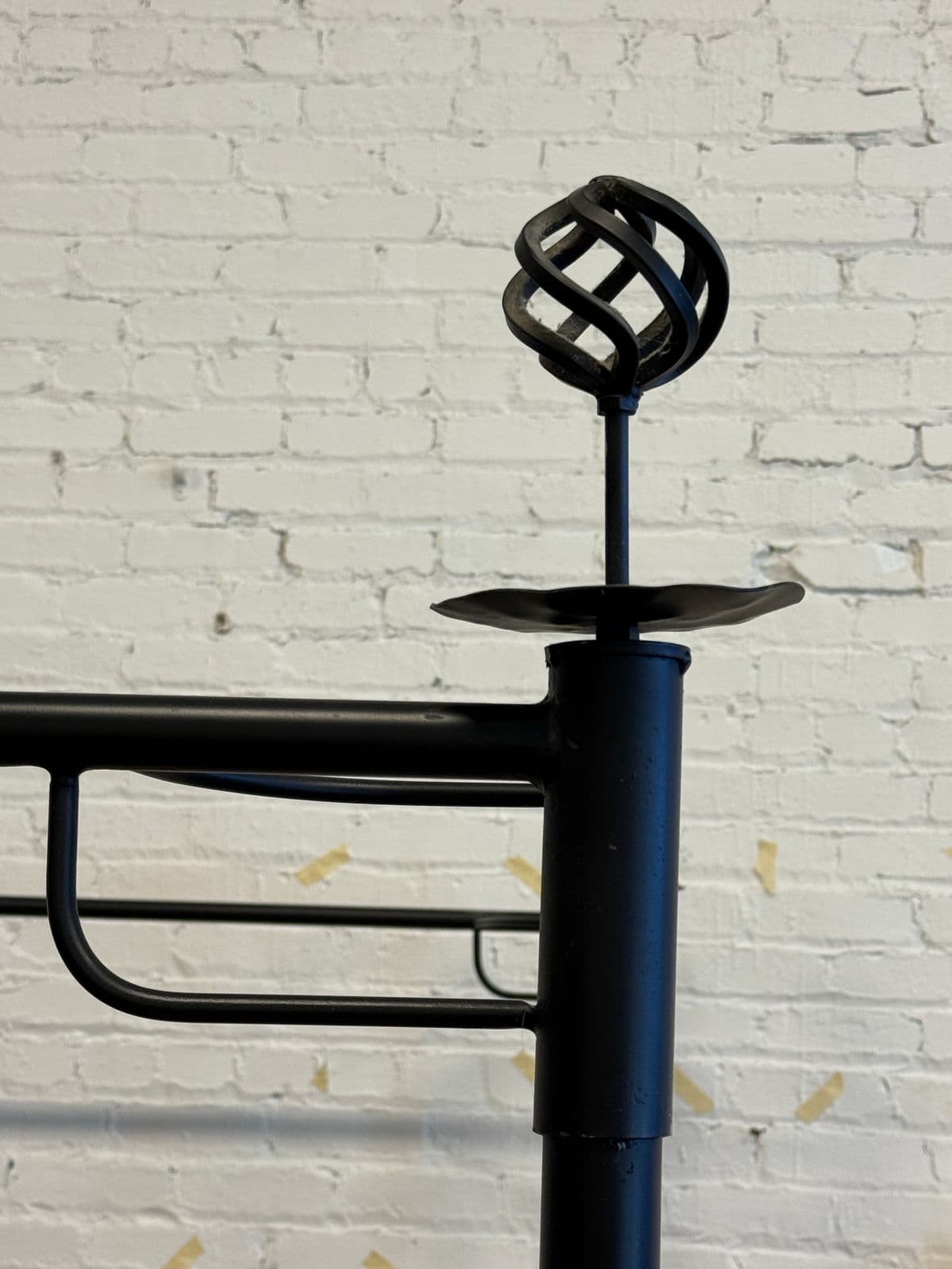 Queen Size Coaster Sunburst Canopy Bed - Thumbnail 6