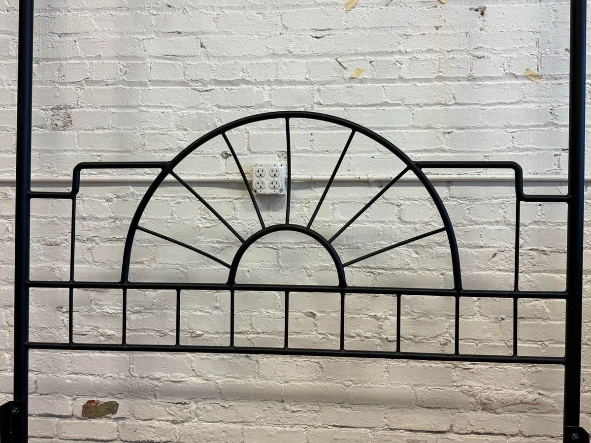 Queen Size Coaster Sunburst Canopy Bed - Thumbnail 3