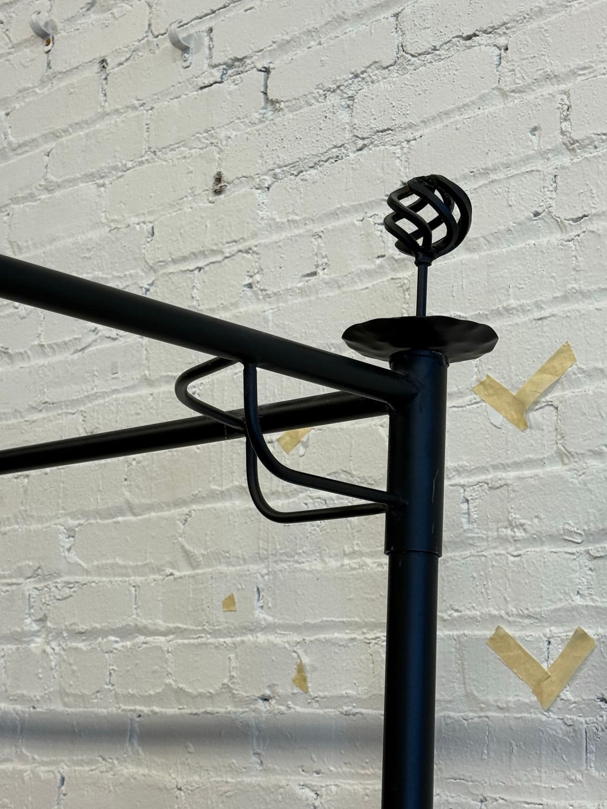 Queen Size Coaster Sunburst Canopy Bed - Thumbnail 7