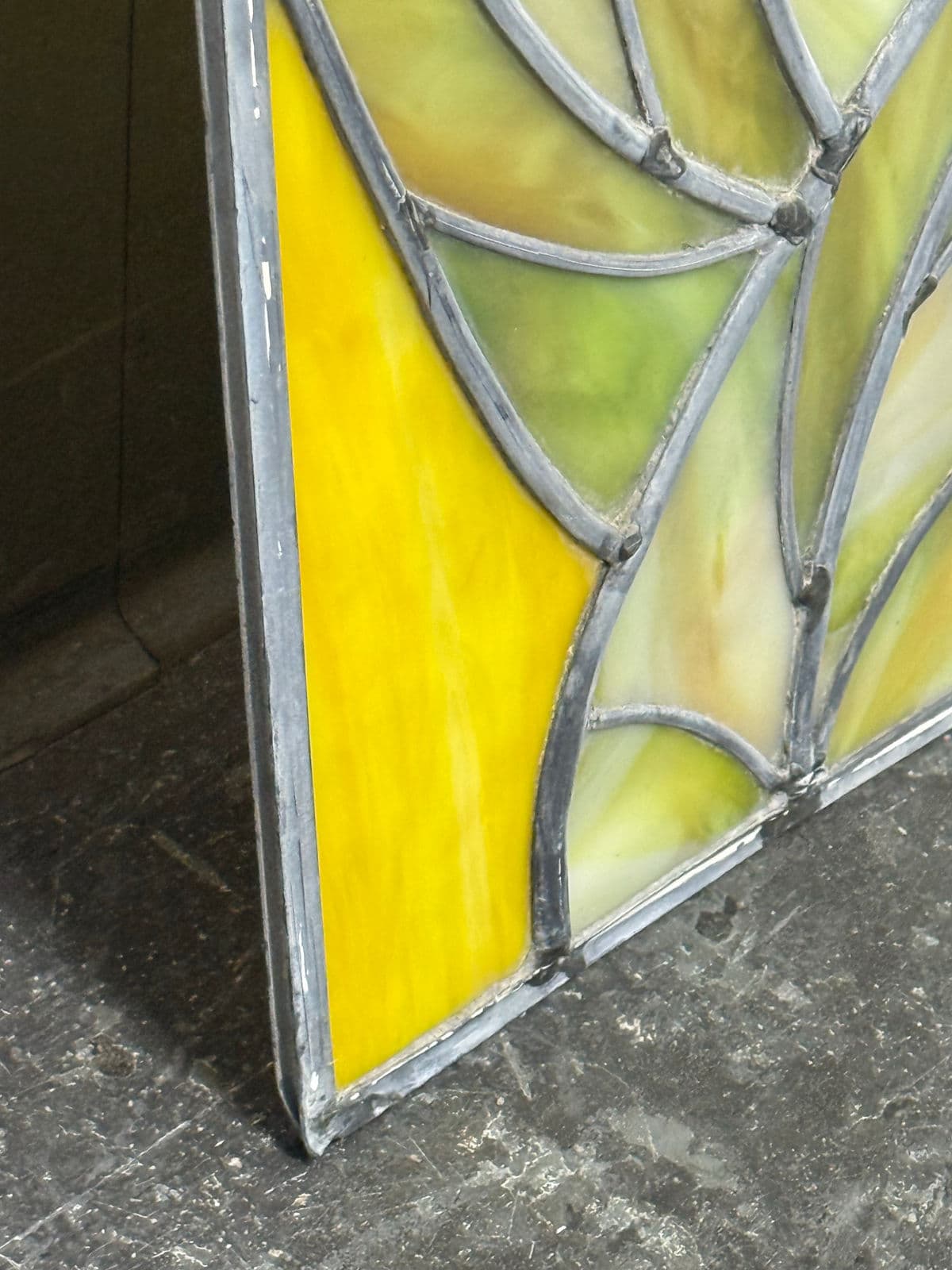 Circa 1978 Gene LeLonde Red Tulip Stained Glass Panel - Thumbnail 12