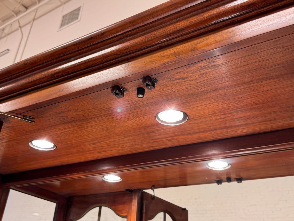 Drexel Heritage Late 20th Century China/ Display Hutch - Thumbnail 6