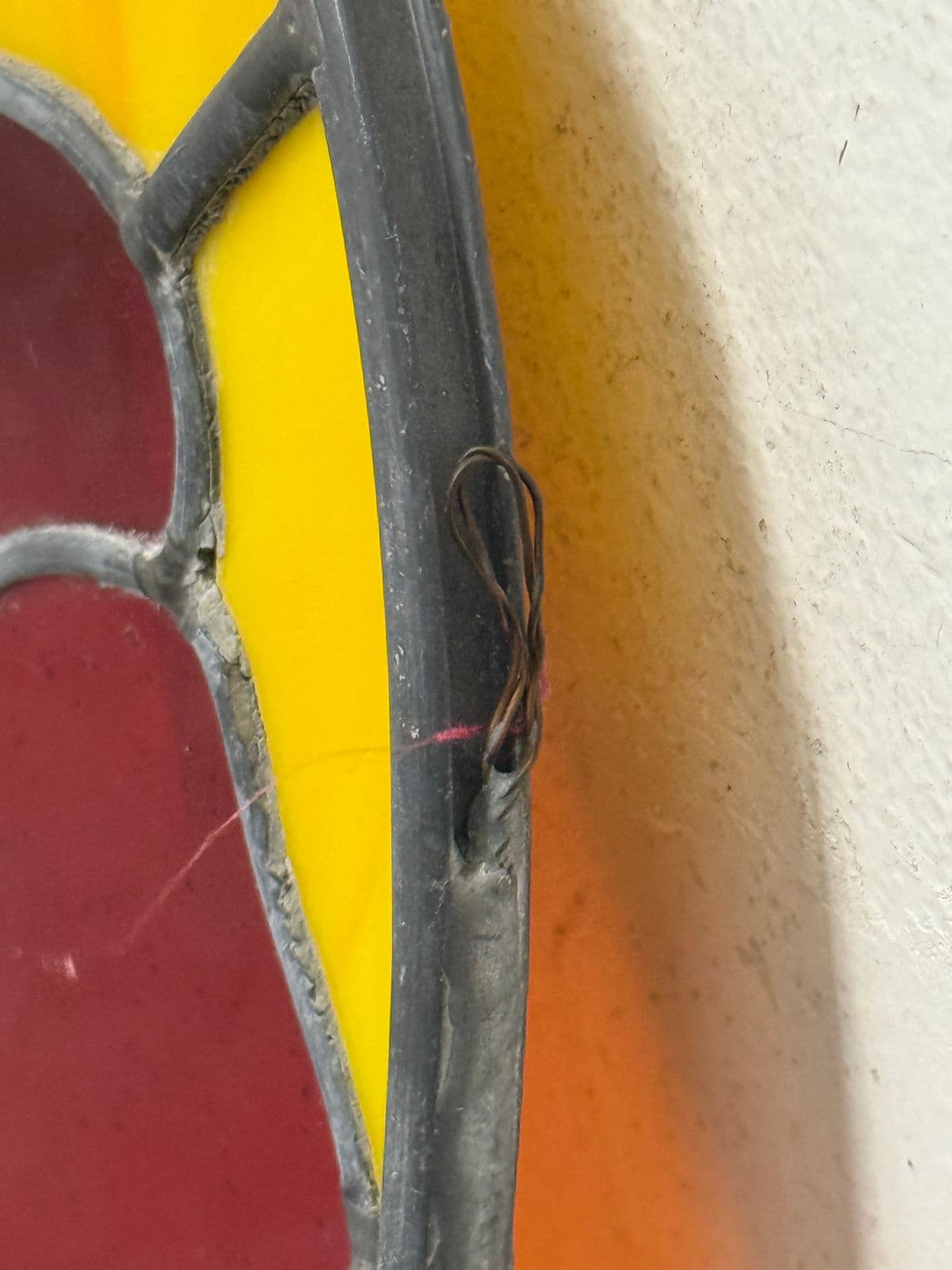 Circa 1978 Gene LeLonde Red Tulip Stained Glass Panel - Thumbnail 11