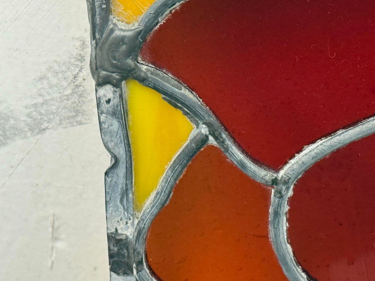 Circa 1978 Gene LeLonde Red Tulip Stained Glass Panel - Thumbnail 10