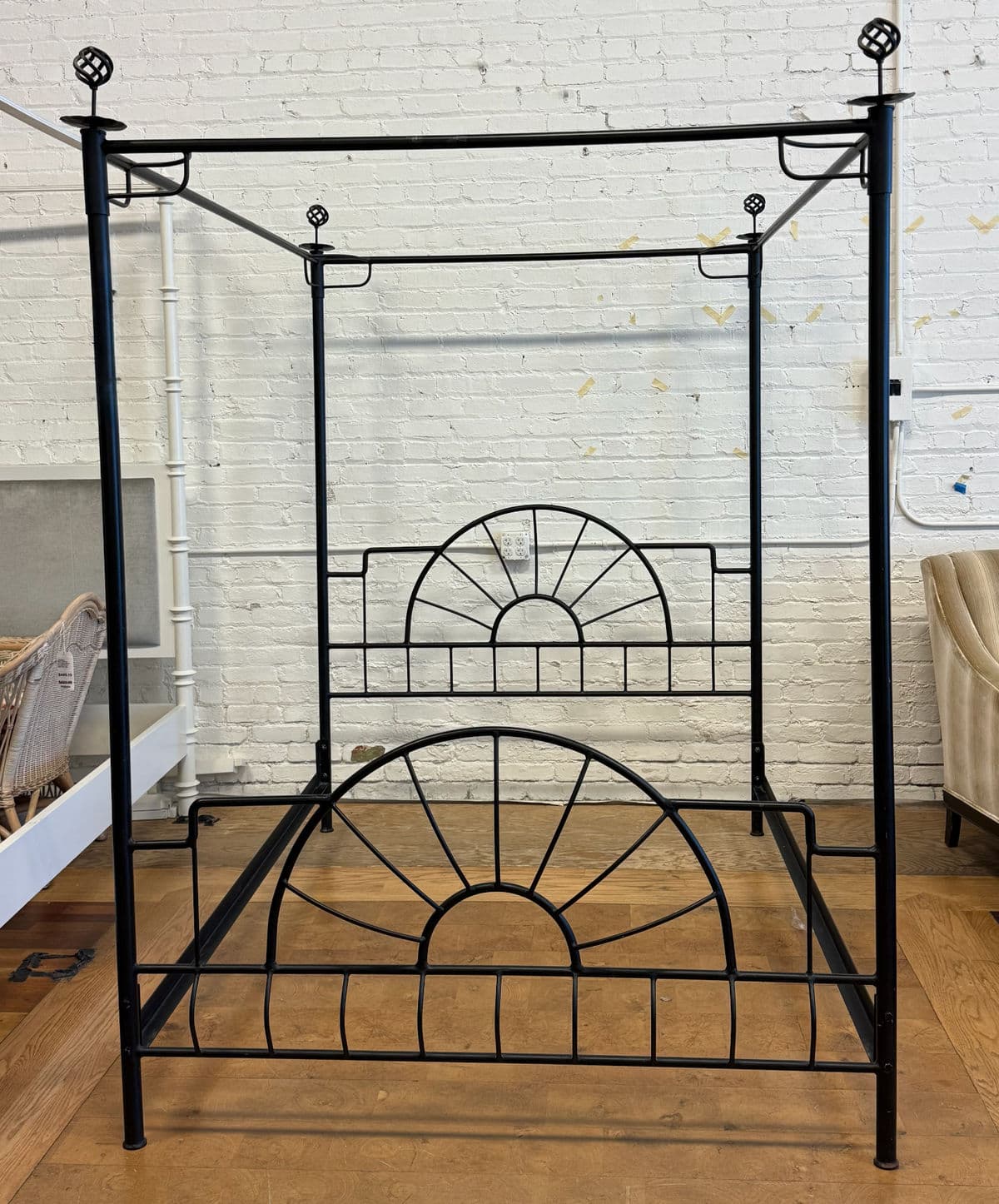 Queen Size Coaster Sunburst Canopy Bed - Thumbnail 12