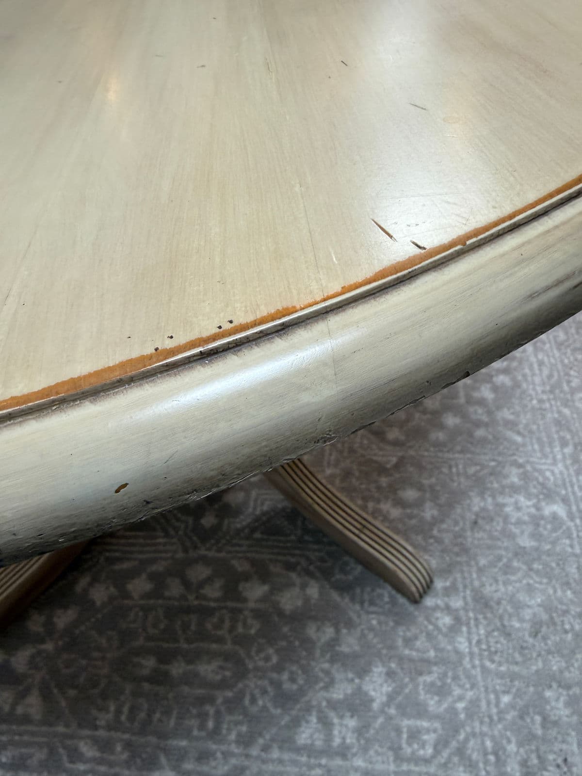 Sunrise Home French Provincial Pedestal Breakfast Table - Thumbnail 6