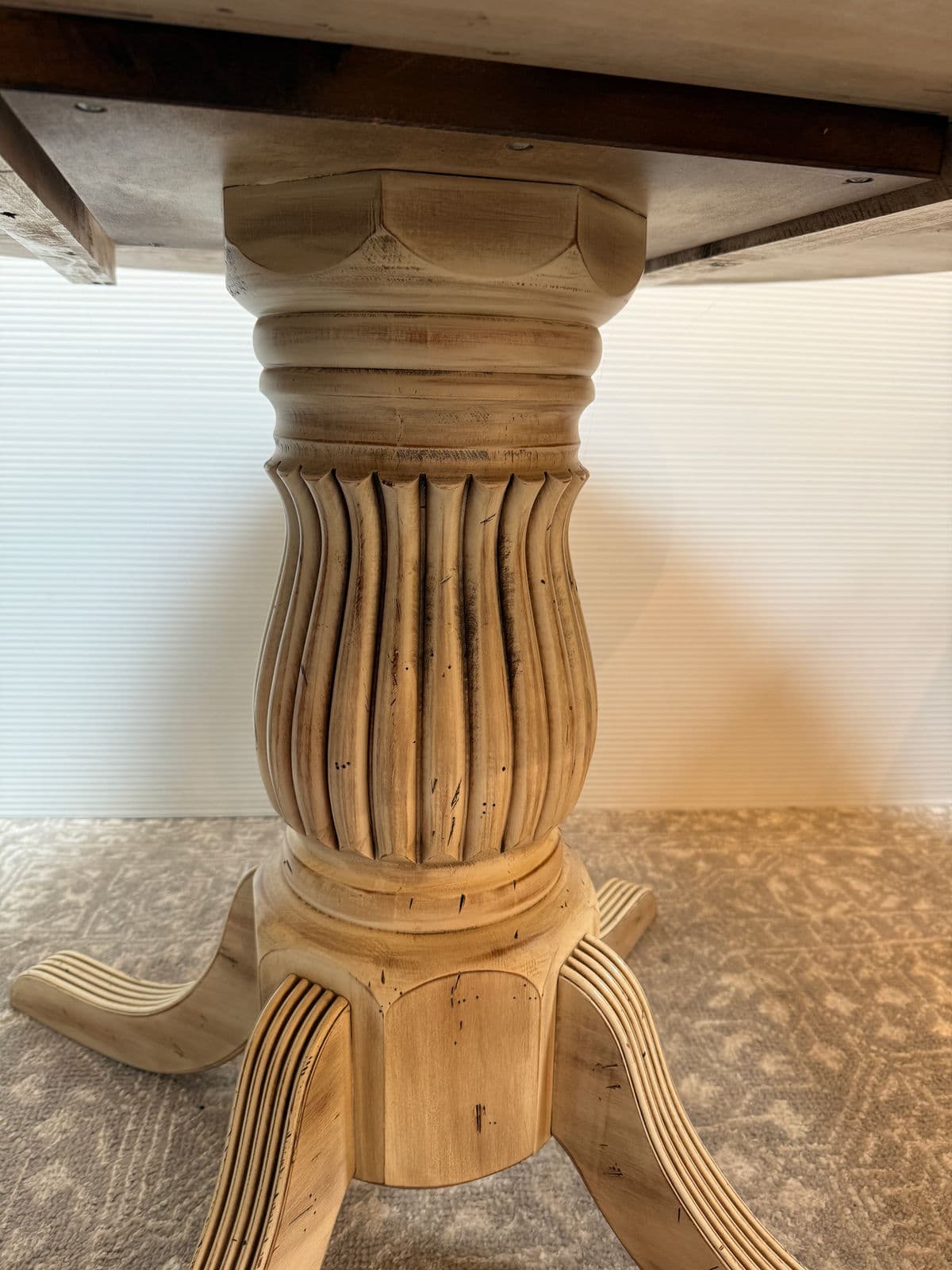 Sunrise Home French Provincial Pedestal Breakfast Table - Thumbnail 9