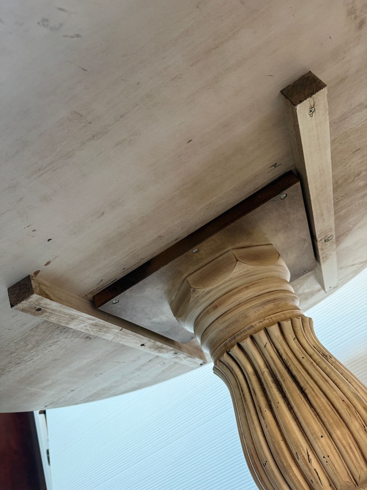 Sunrise Home French Provincial Pedestal Breakfast Table - Thumbnail 7