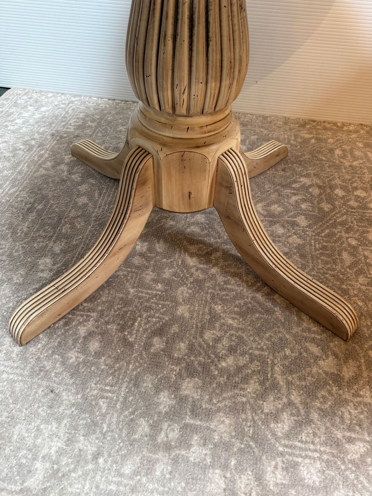 Sunrise Home French Provincial Pedestal Breakfast Table - Thumbnail 4