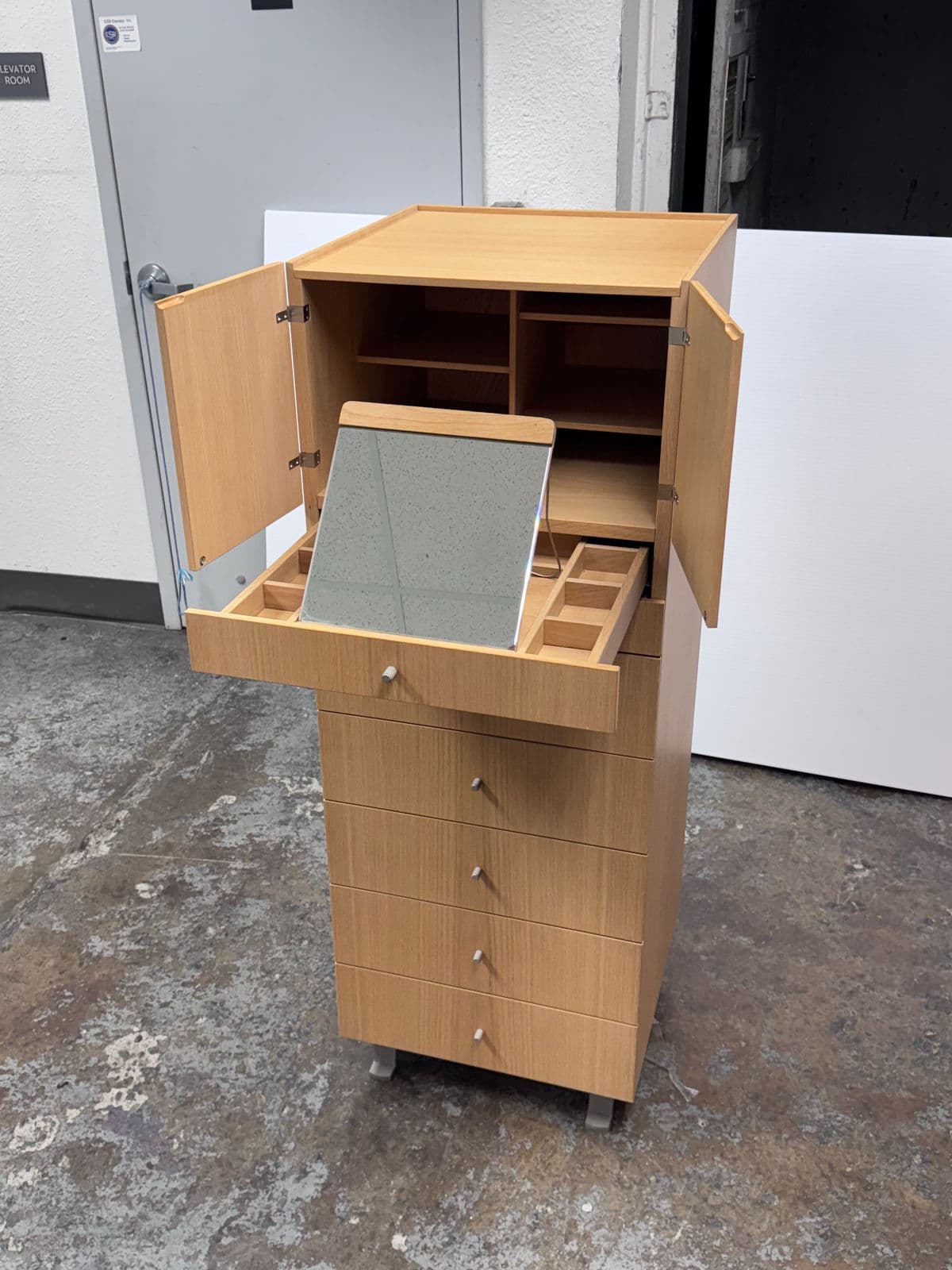 Jesse Oak Wood Jewelry Chest of Drawers - Thumbnail 5