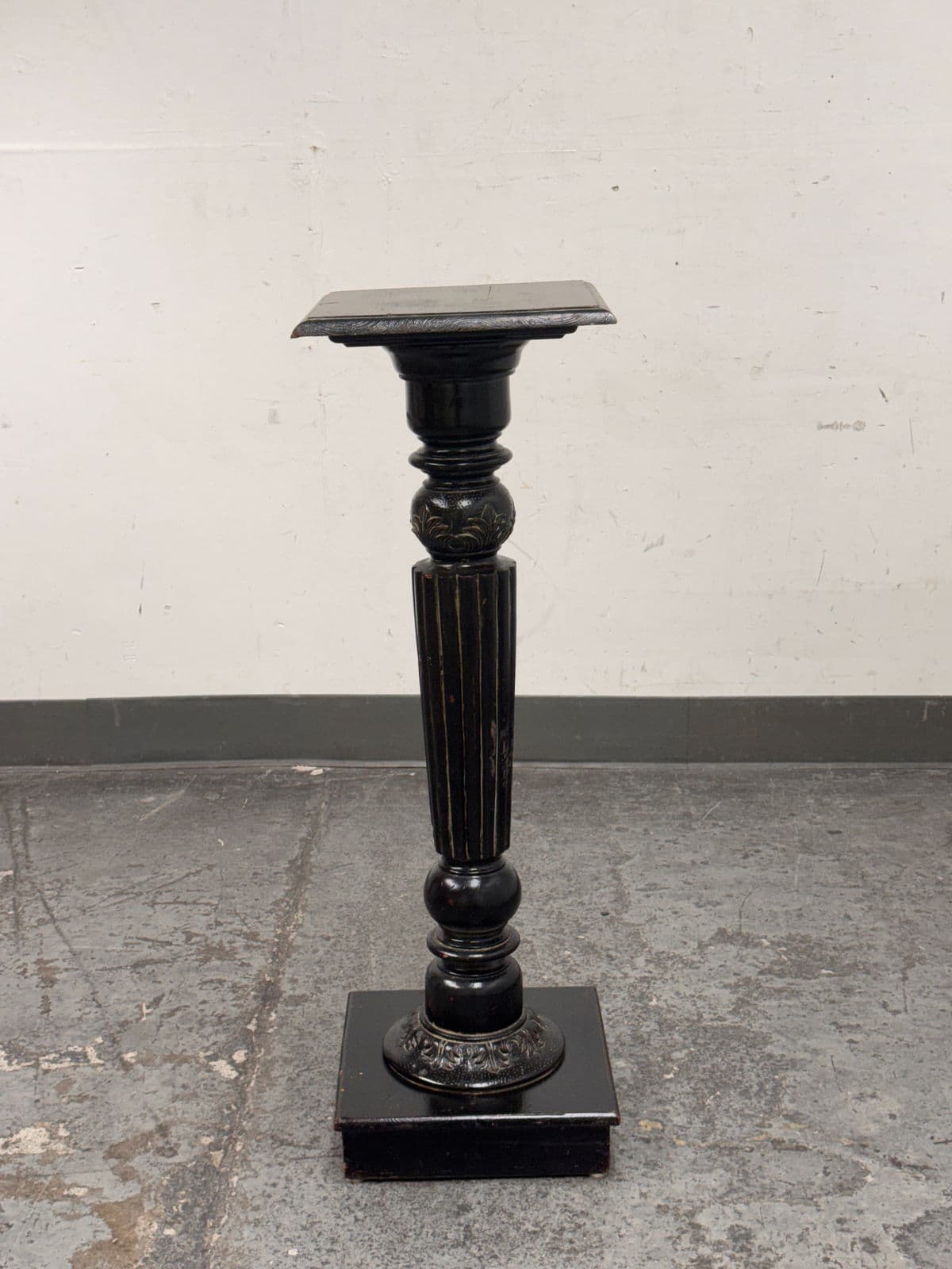 Vintage Wood Distressed Pedestal Table - Thumbnail 3