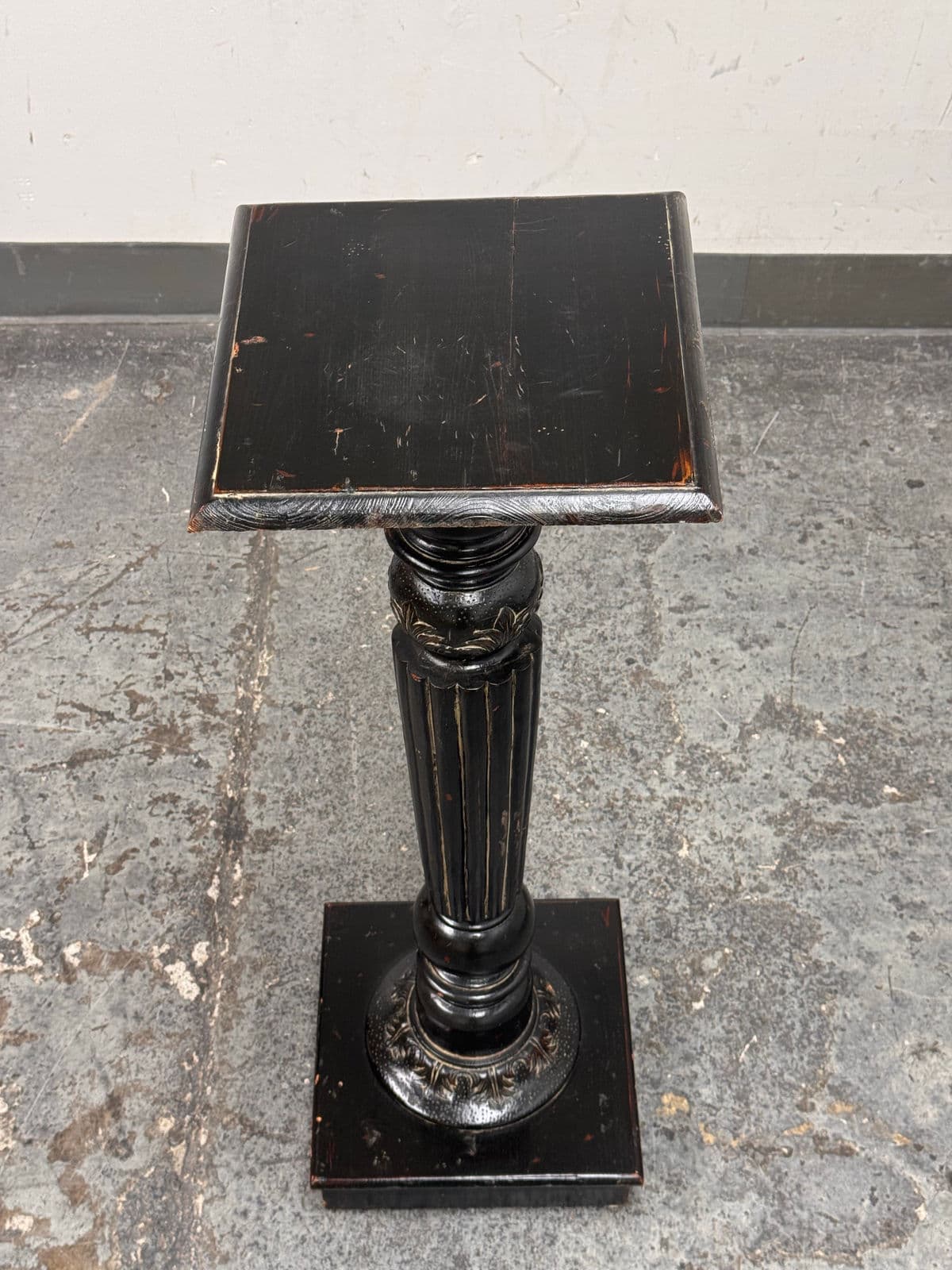 Vintage Wood Distressed Pedestal Table - Thumbnail 5