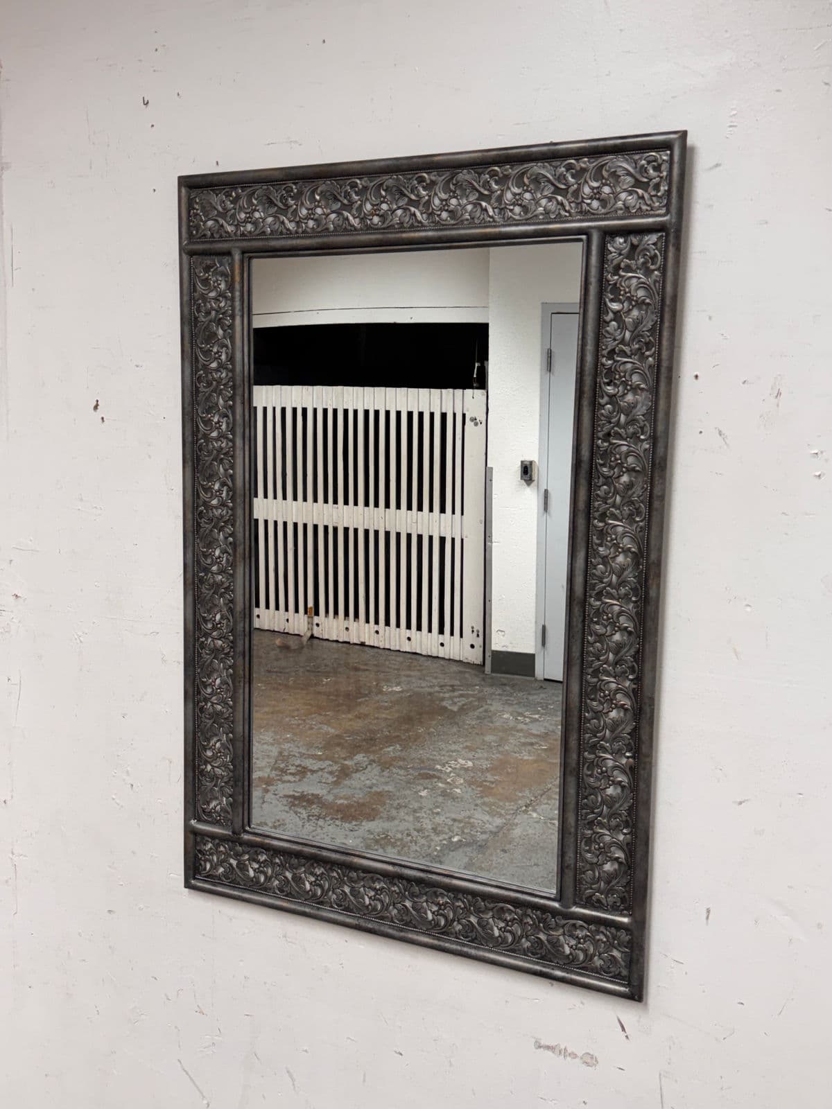 Metal Botanical Rectangular Wall Mirror - Thumbnail 4