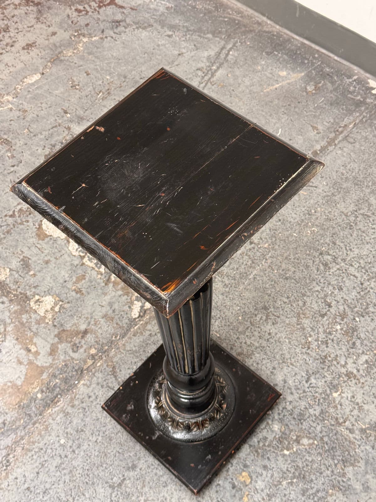 Vintage Wood Distressed Pedestal Table - Thumbnail 7