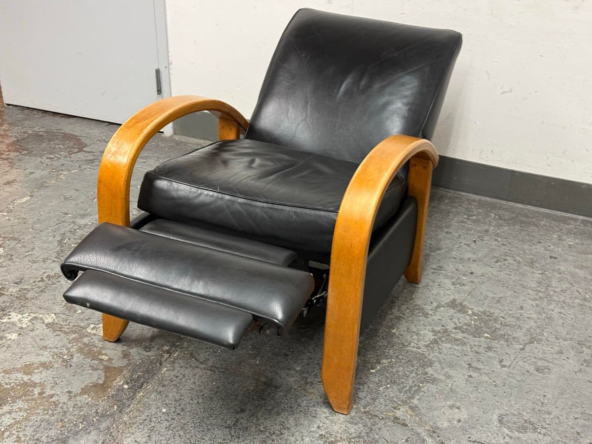 Sam Moore Arizona Onyx Leather + Tawny Finish Wood Recliner - Thumbnail 6