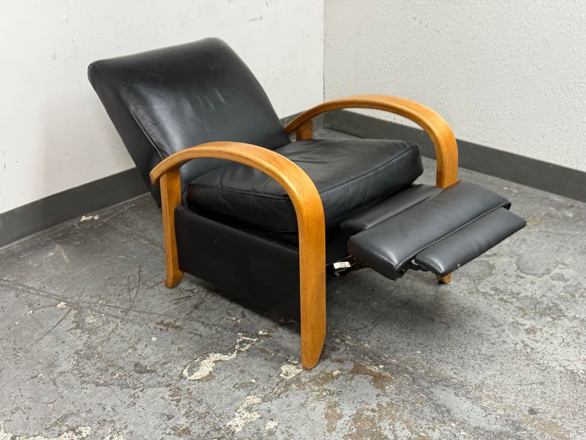 Sam Moore Arizona Onyx Leather + Tawny Finish Wood Recliner - Thumbnail 9