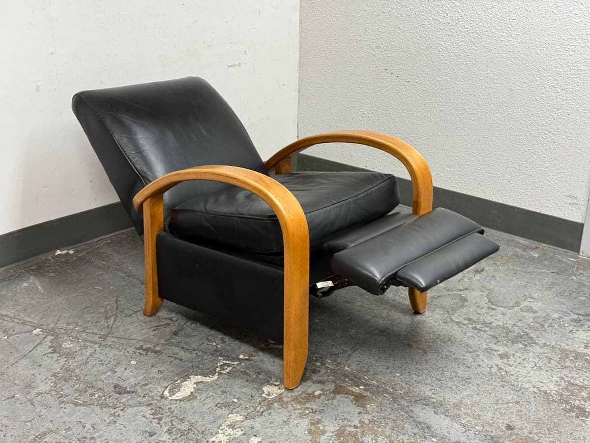 Sam Moore Arizona Onyx Leather + Tawny Finish Wood Recliner - Thumbnail 7