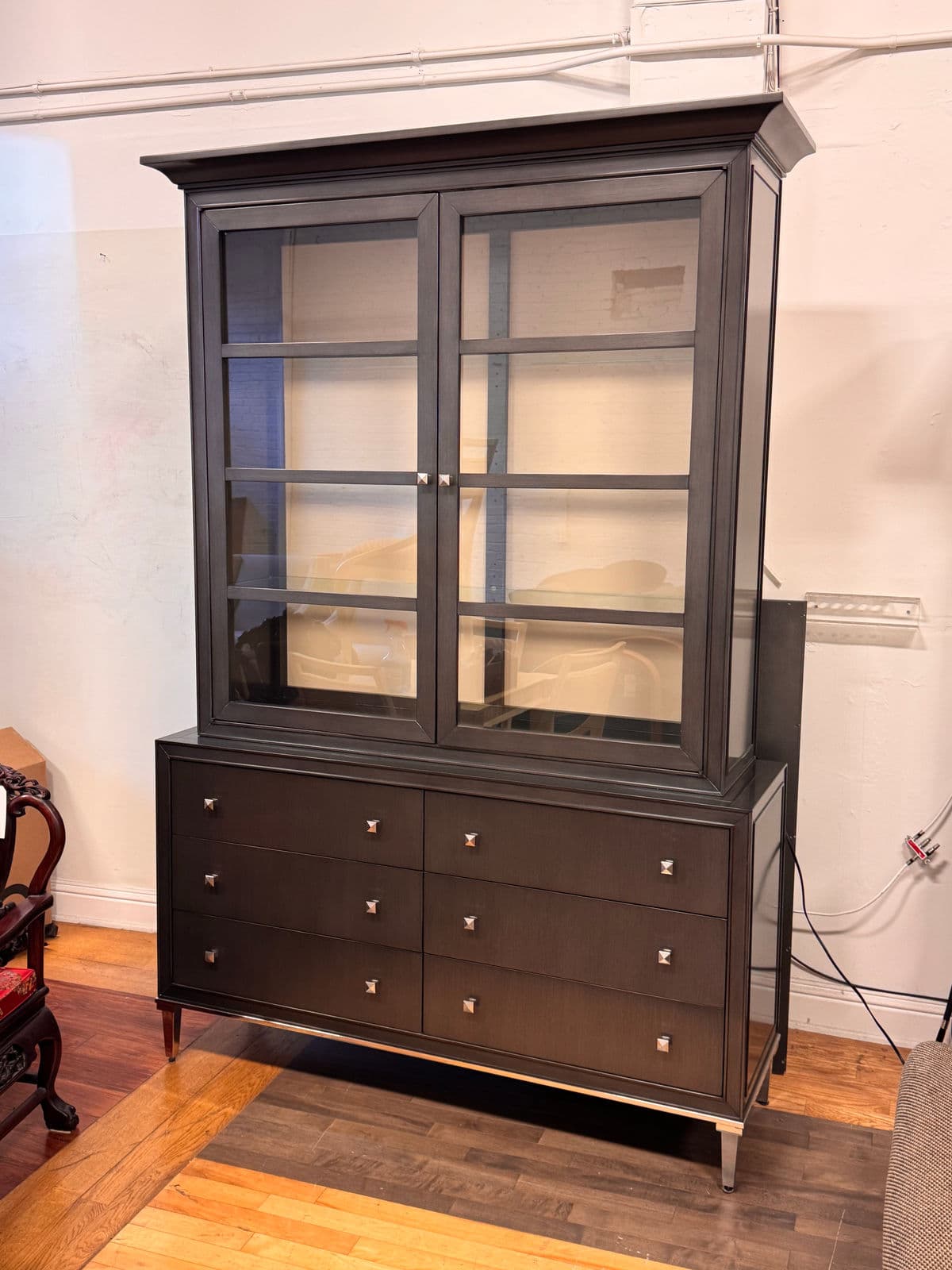 Swaim China Display Cabinet - Thumbnail 4