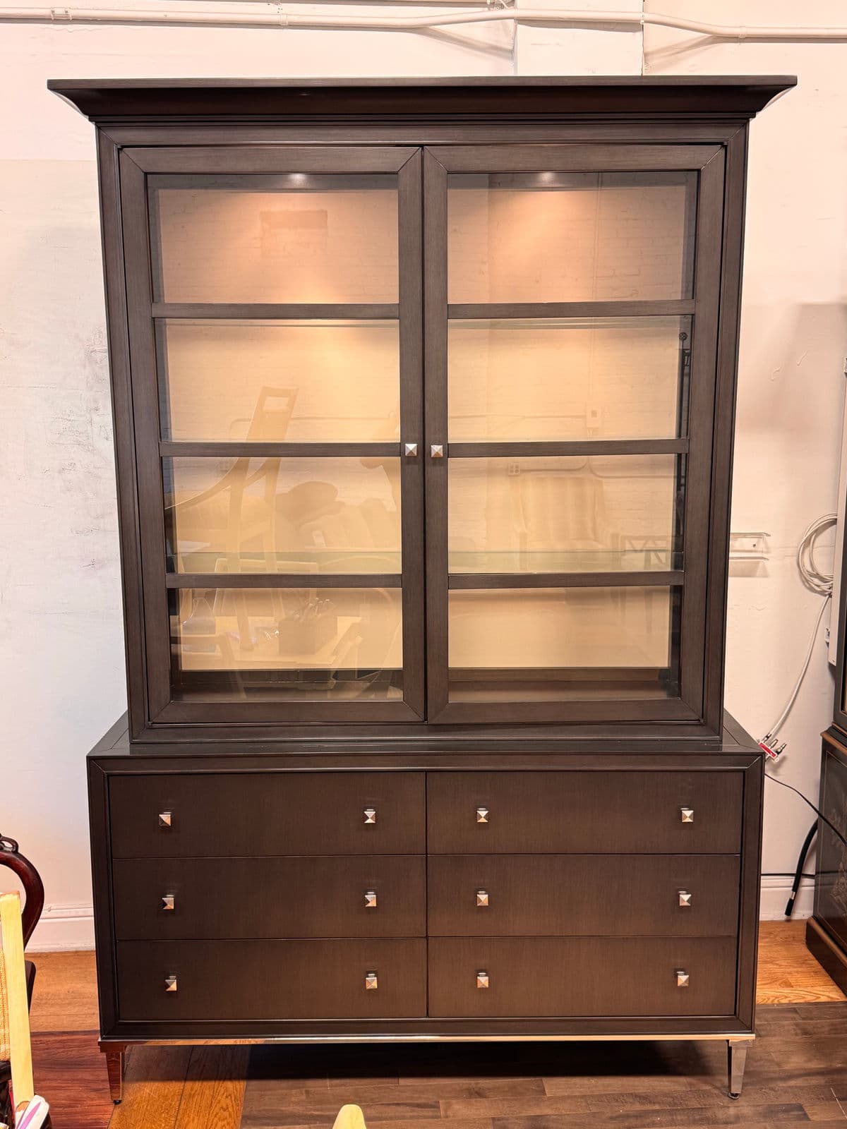 Swaim China Display Cabinet - Thumbnail 3