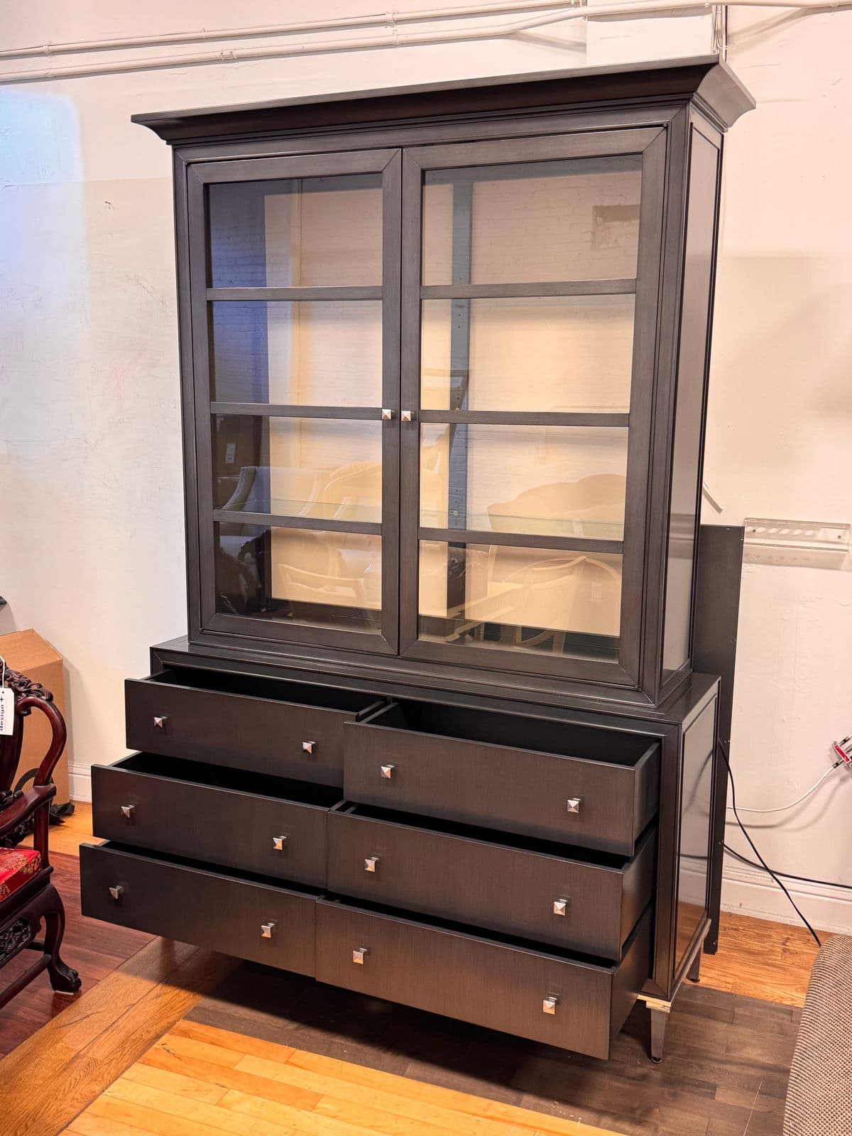 Swaim China Display Cabinet - Thumbnail 9